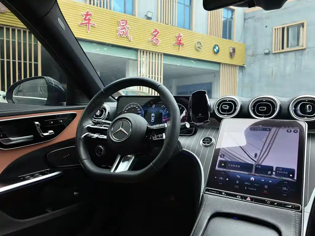 Mercedes-Benz C-Class 2023 — фото 10