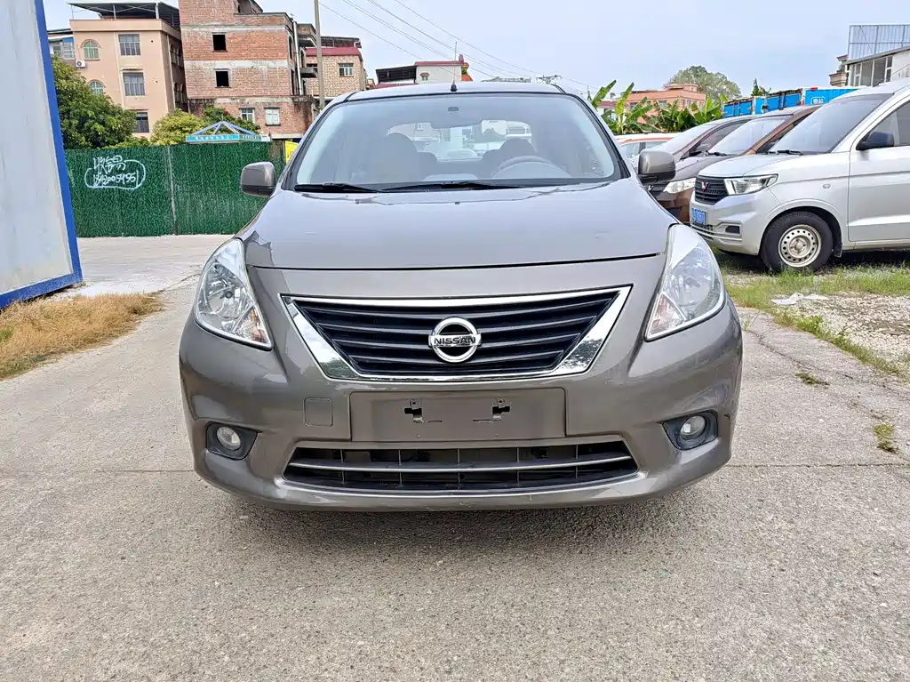 Nissan Sunny 2012 — фото 2