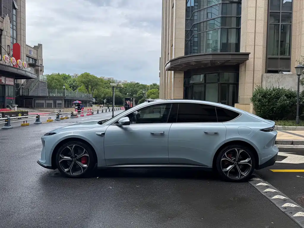 NIO ET5 2022