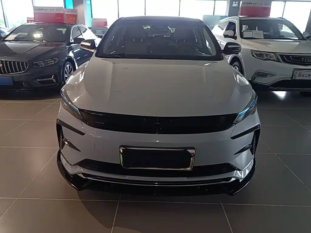 Geely Emgrand L Hip 2023 — фото 3