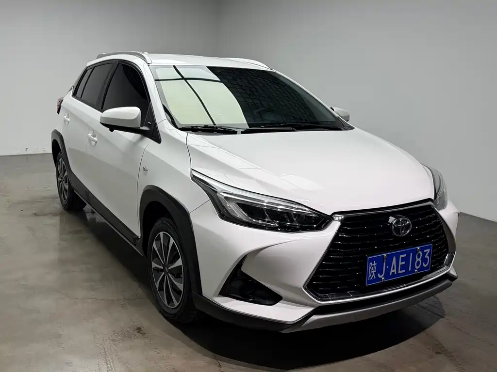 Toyota Yaris L 2022 — фото 3