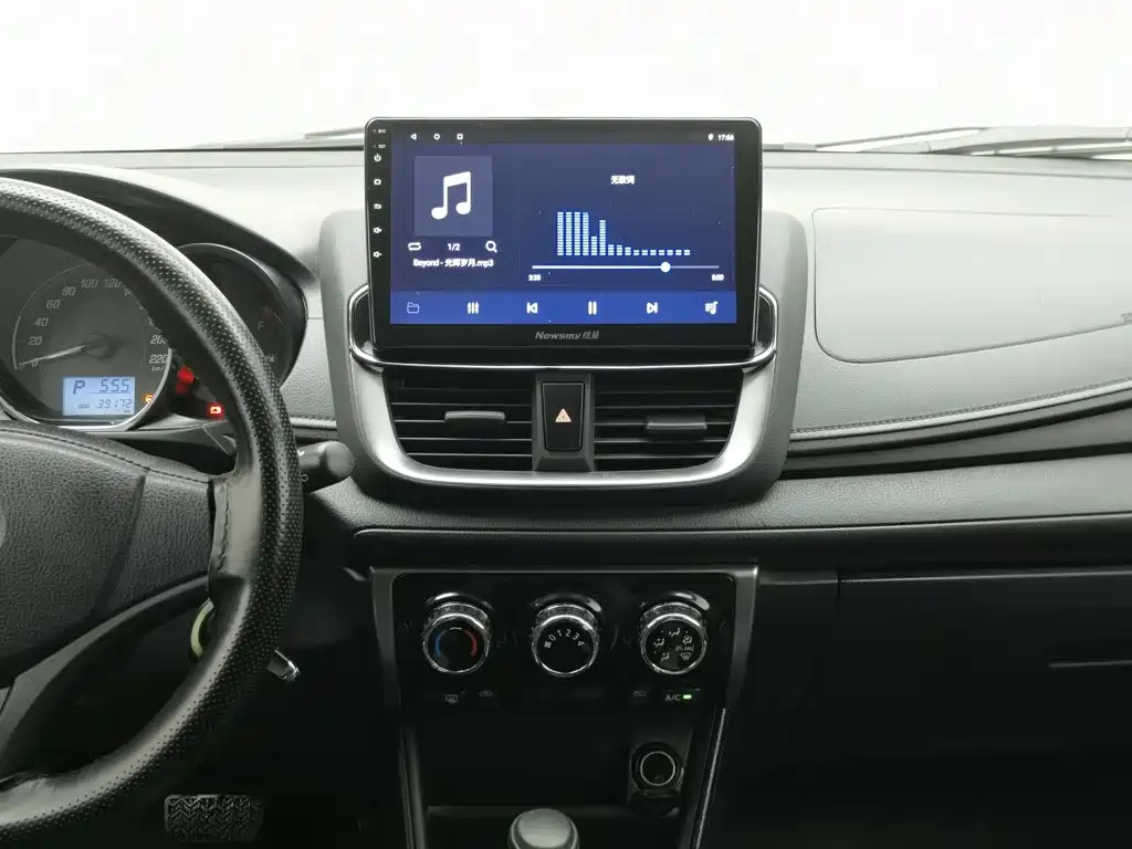 Toyota Yaris L 2021 — фото 12
