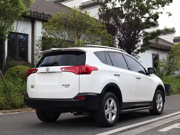 Toyota RAV4 2014
