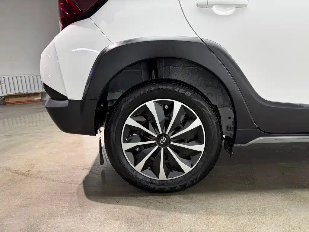 Toyota Yaris L 2022 — фото 24