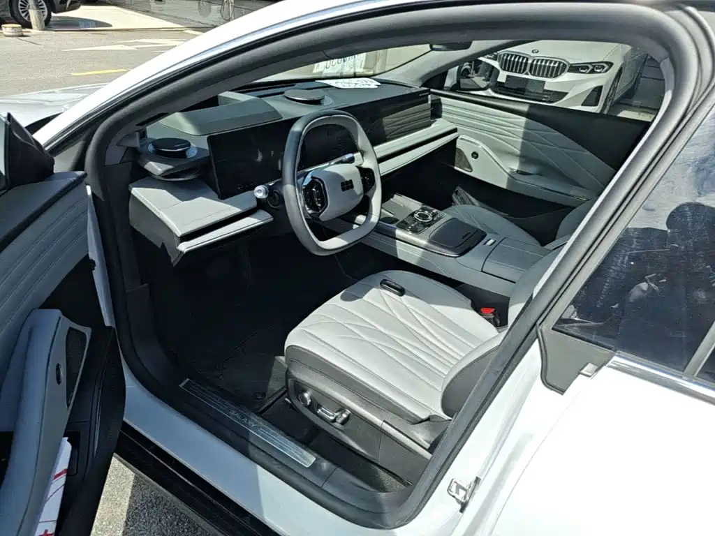Geely Galaxy E8 2025 — фото 16