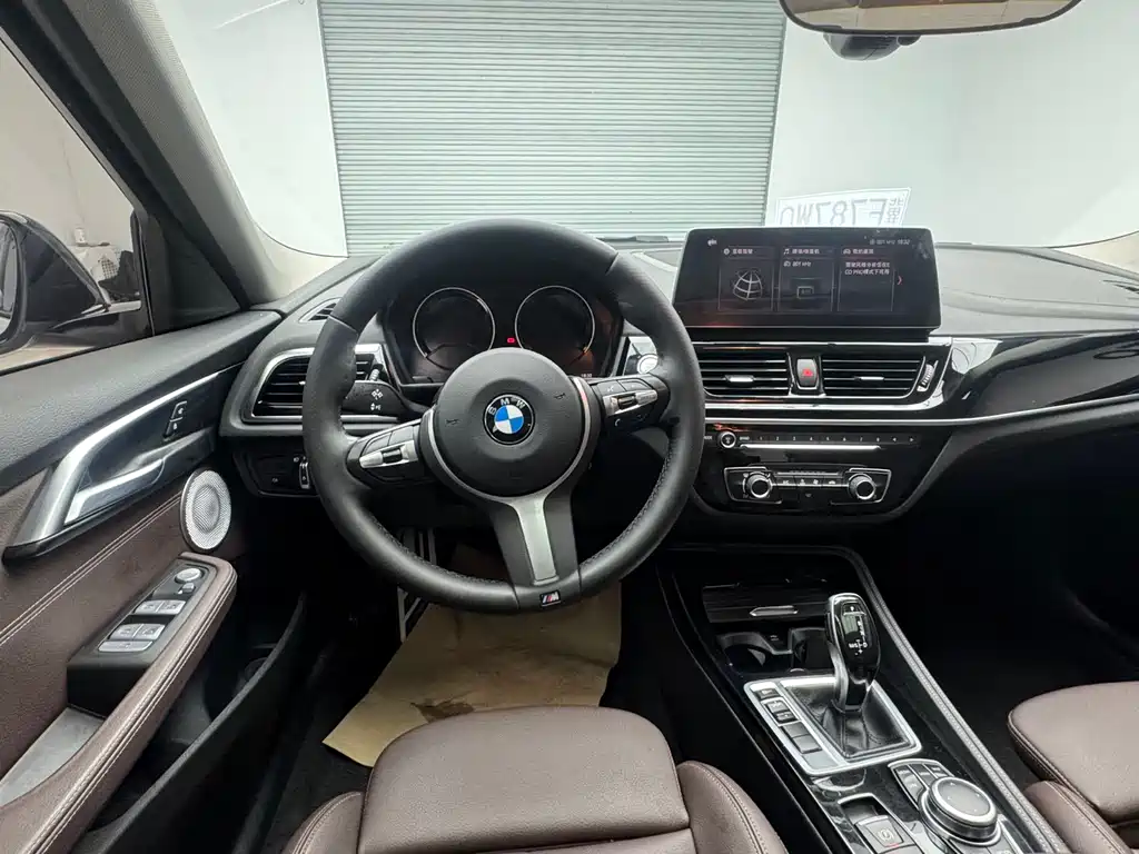 BMW 1 Series 2022 — фото 14