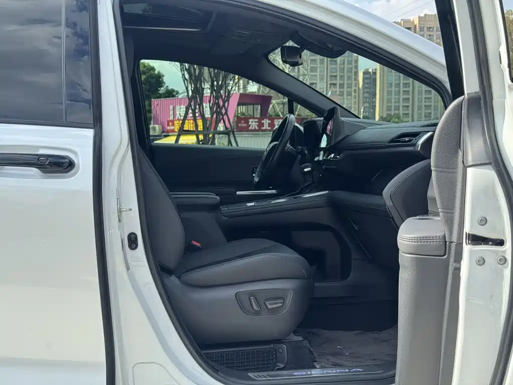 Toyota Sienna 2022