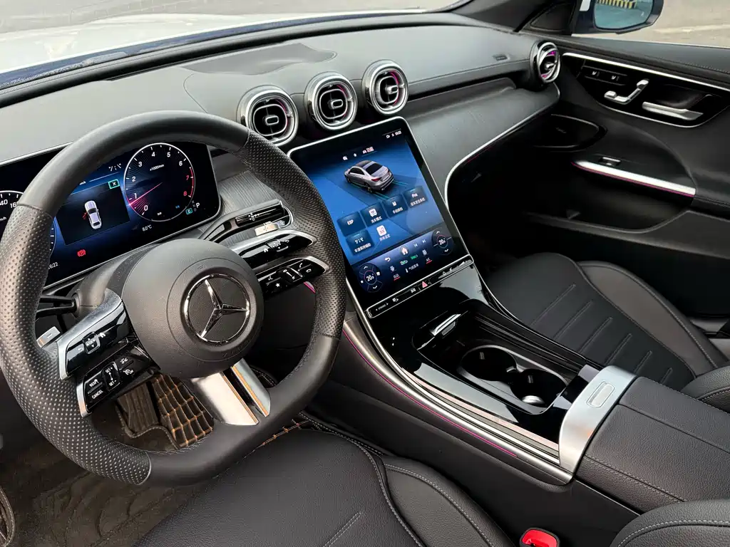 Mercedes-Benz C-Class 2024 — фото 3