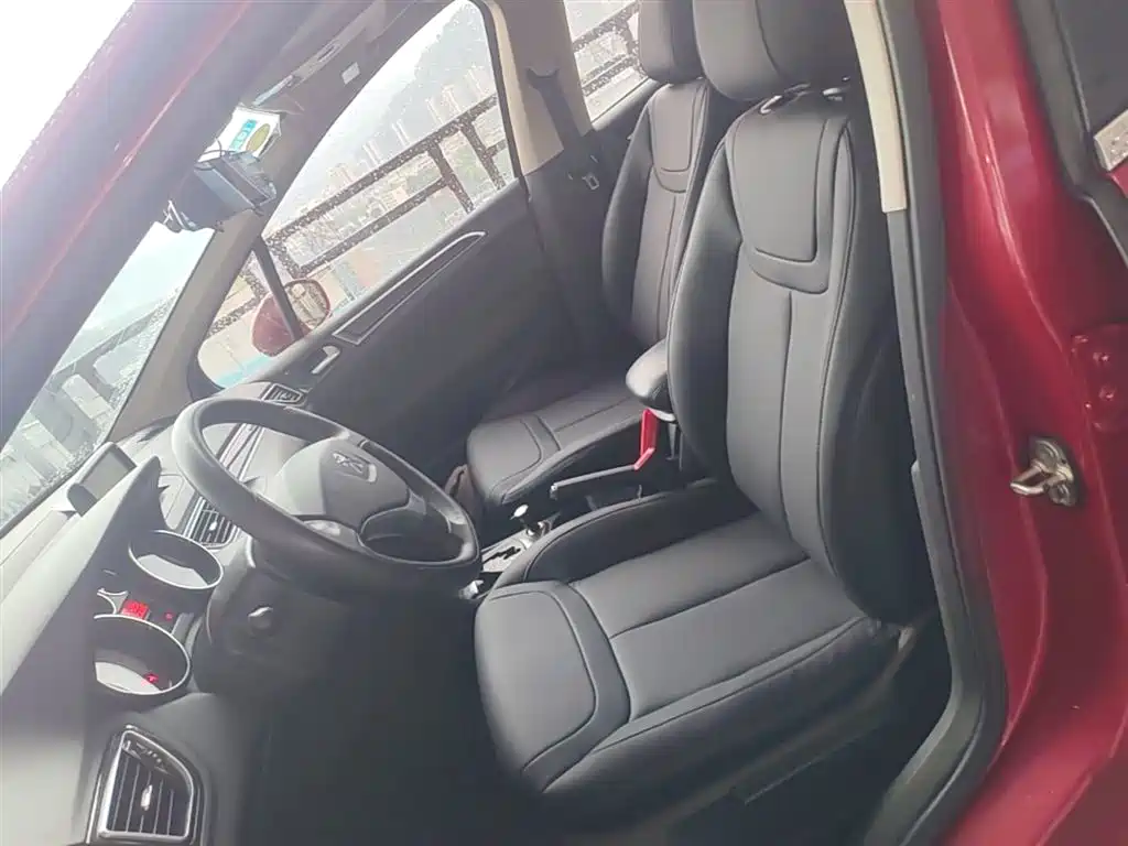 Peugeot 308 2015 — фото 15