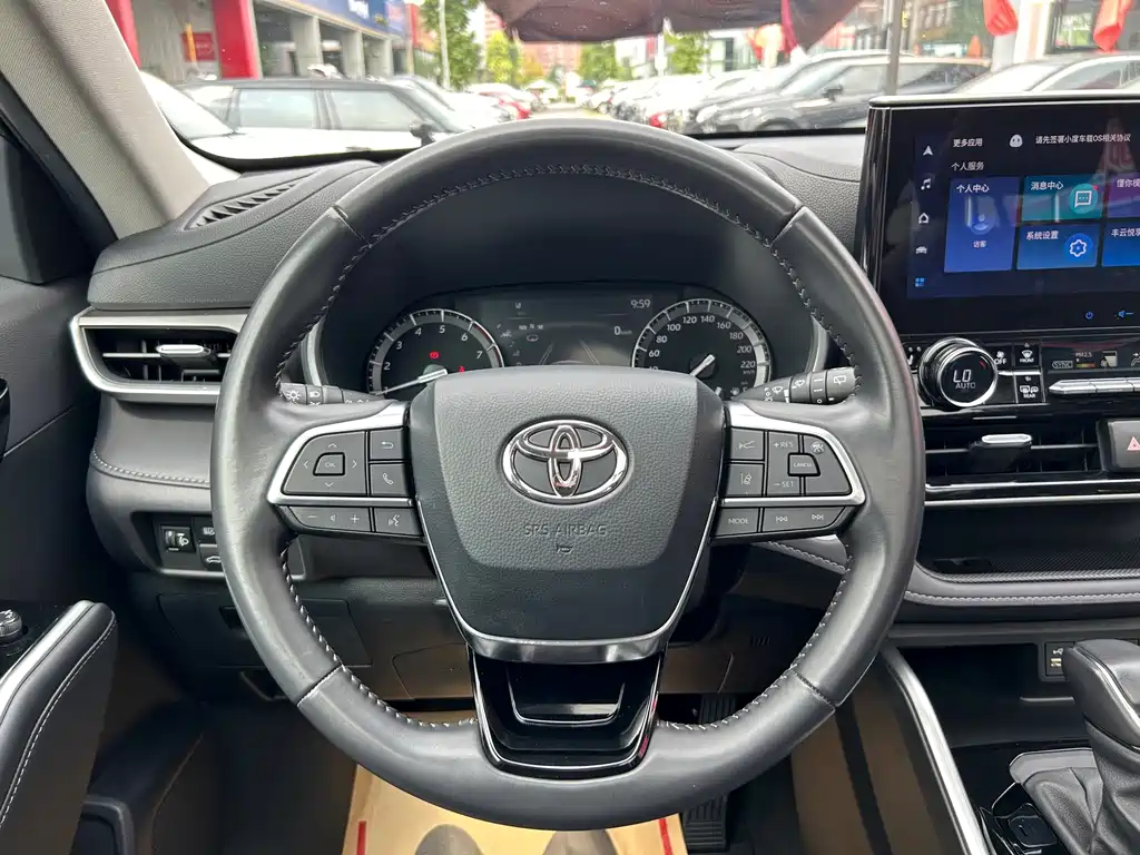 Toyota Highlander 2022 — фото 11
