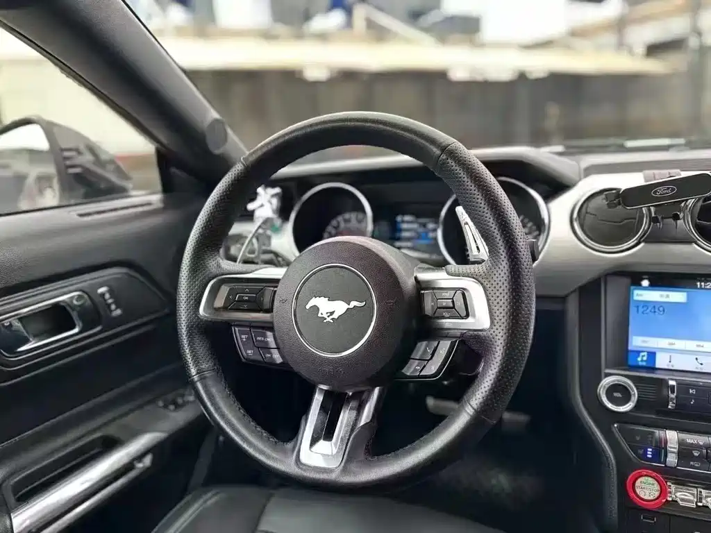 Ford Mustang 2017 — фото 4