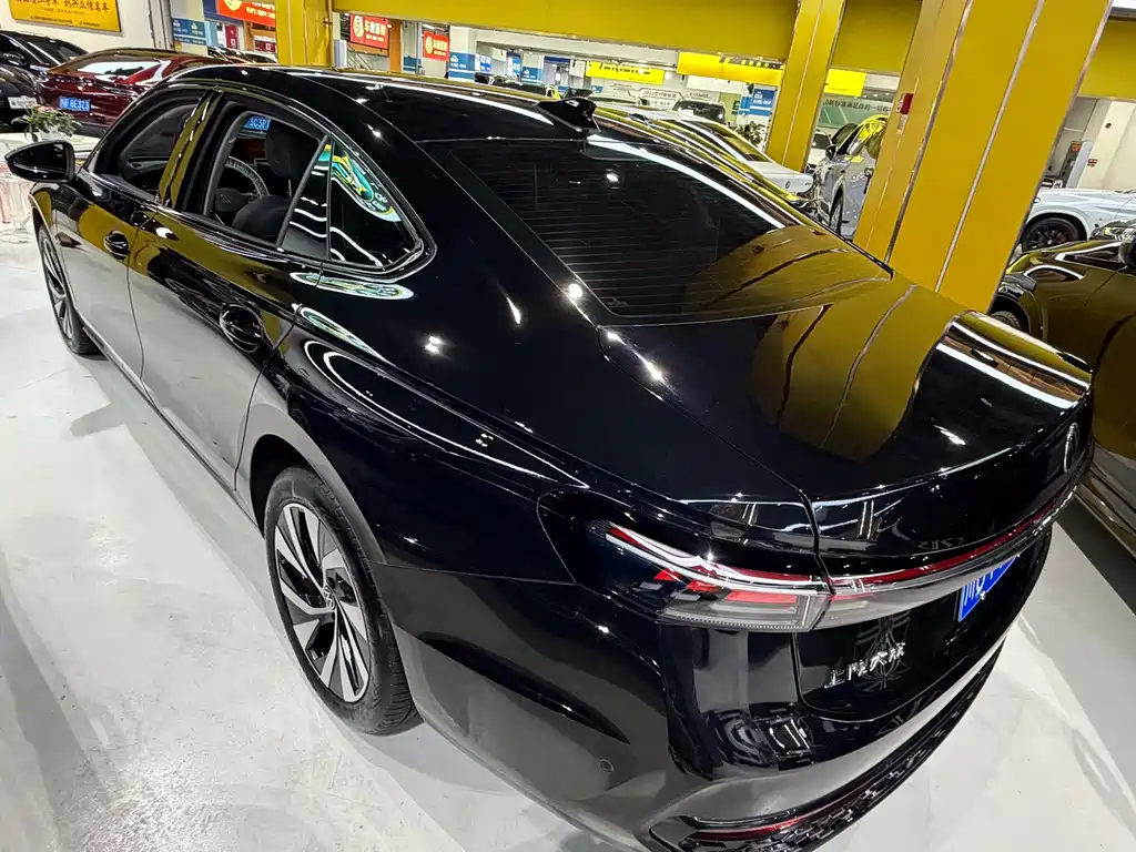 Volkswagen Passat 2025