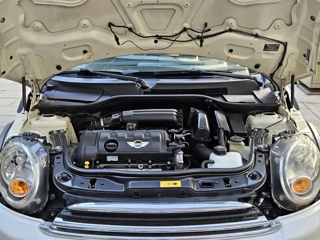 MINI Clubman 2012