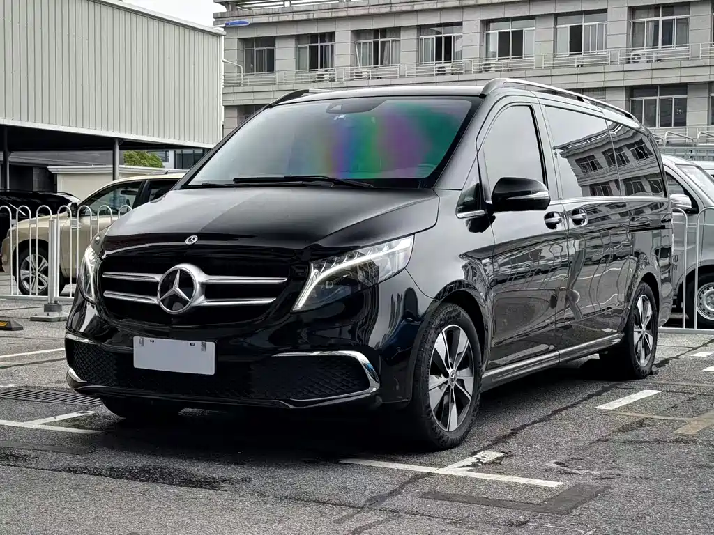 Mercedes-Benz V-Class 2024