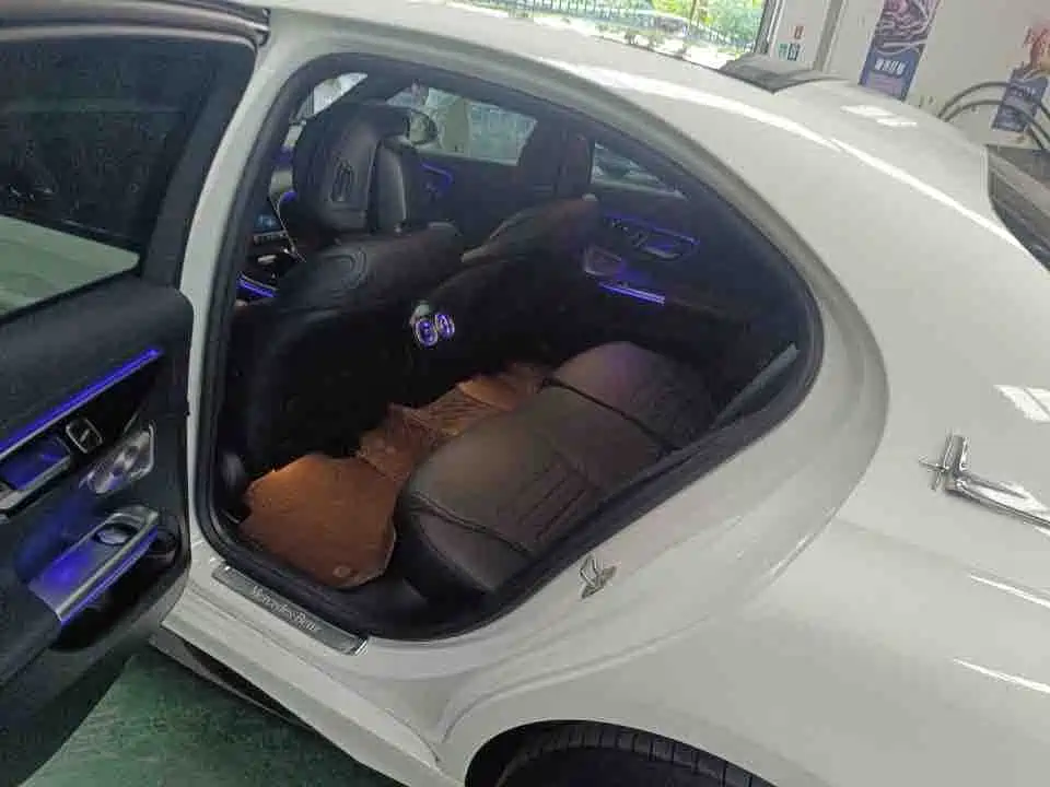 Mercedes-Benz C-Class 2025