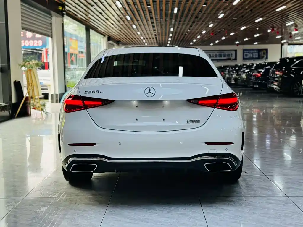 Mercedes-Benz C-Class 2025 — фото 16