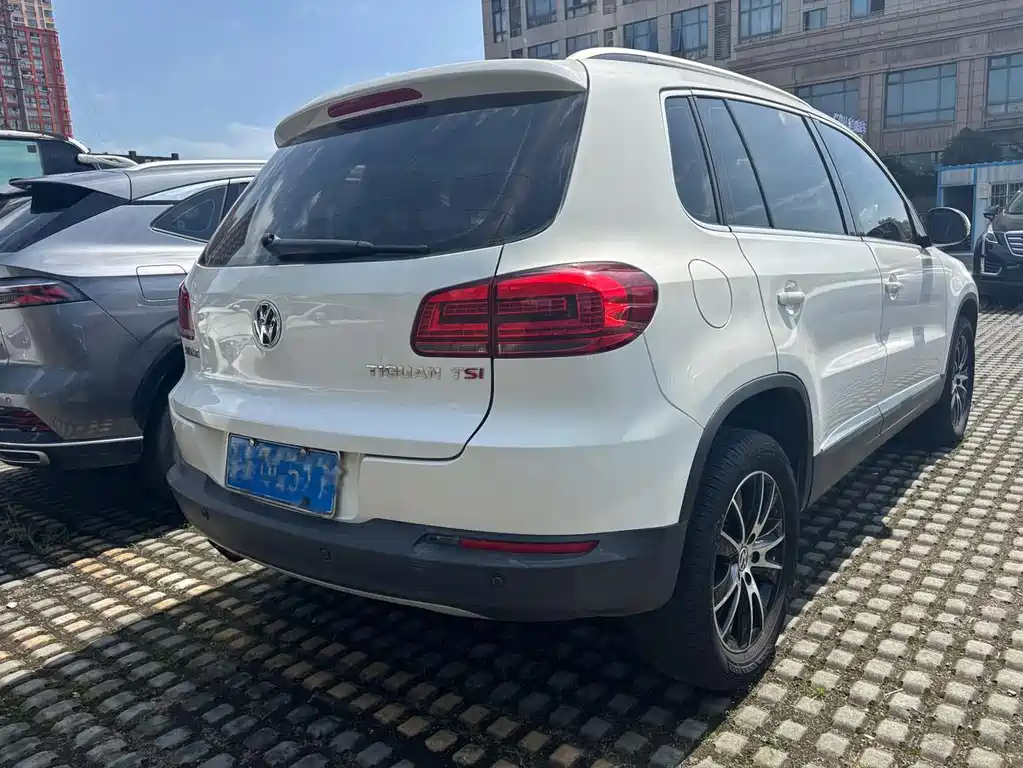 Volkswagen Tiguan 2015 — фото 11