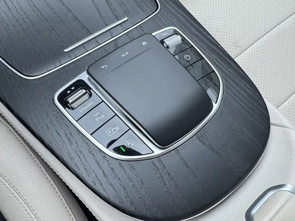 Mercedes-Benz E-Class 2022 — фото 12