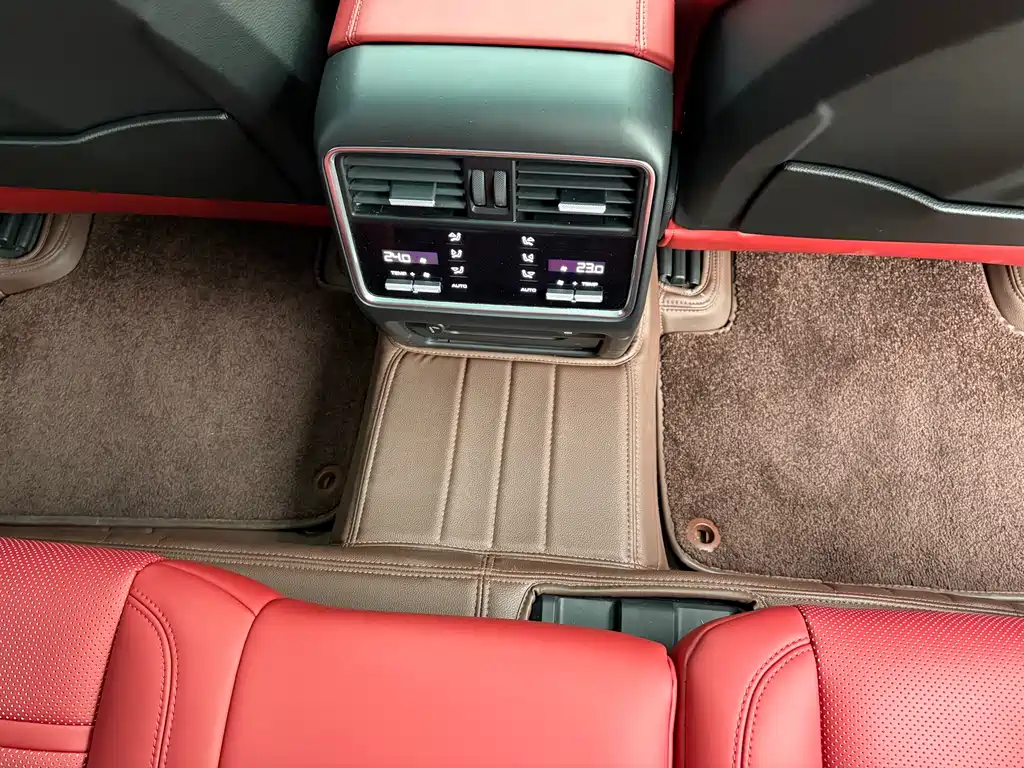 Porsche Cayenne 2019 — фото 14
