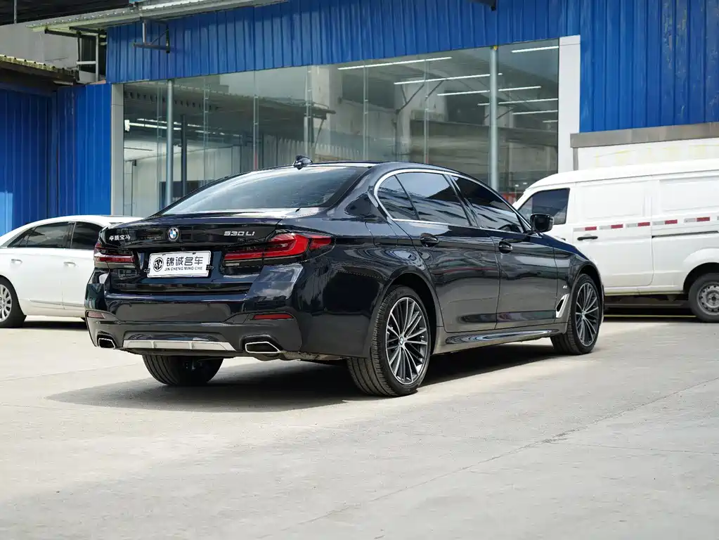 BMW 5 Series 2023 — фото 12