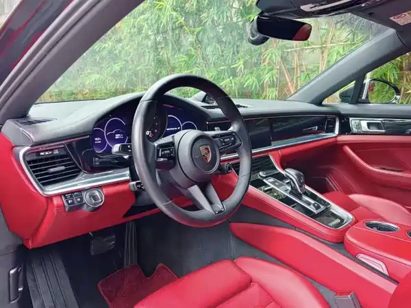 Porsche Panamera 2021