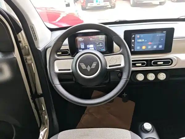 Wuling Hongguang MINIEV 2024