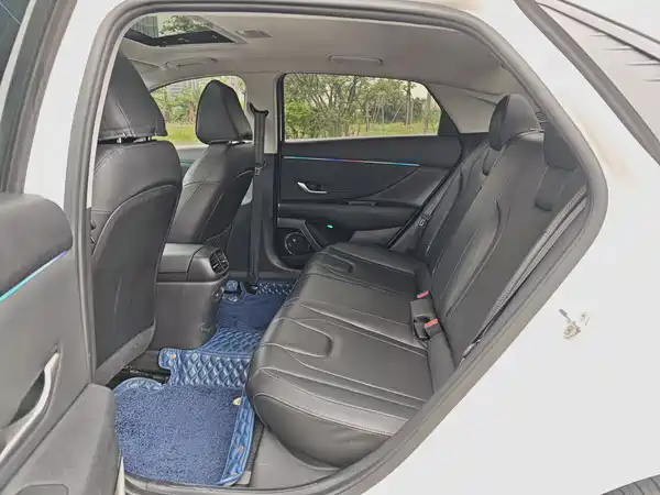 Hyundai Elantra 2022