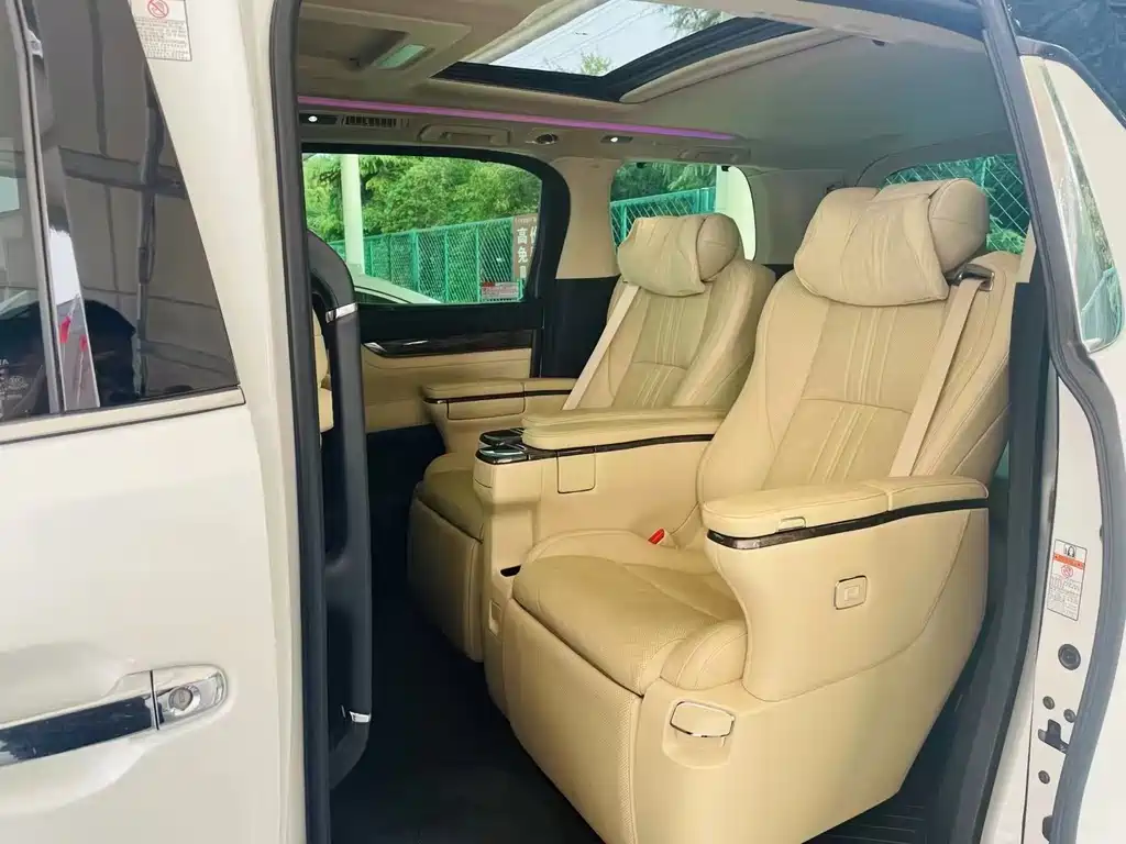 Toyota Vellfire 2022