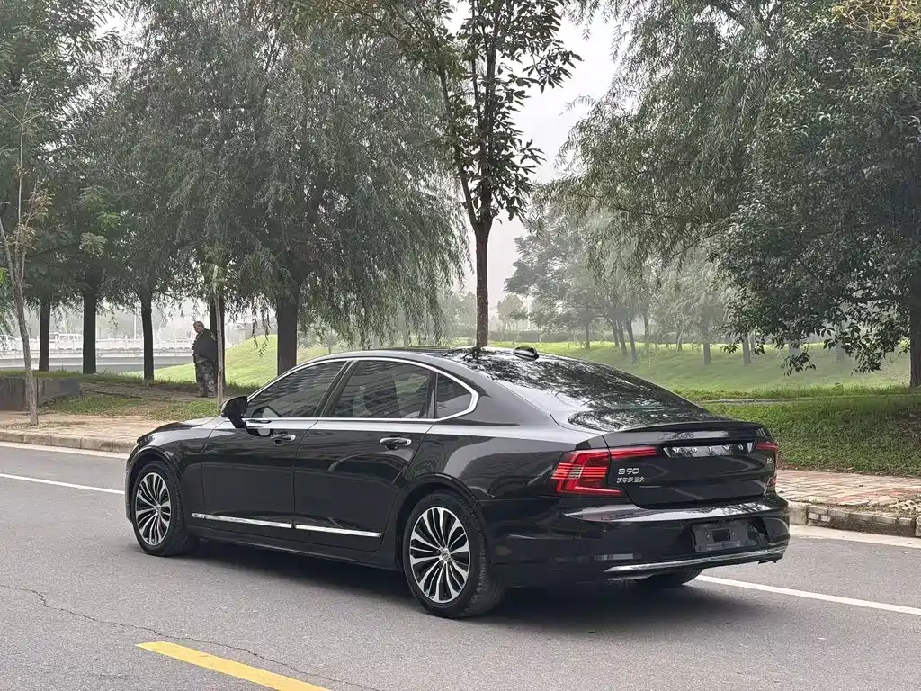 Volvo S90 2023 — фото 9