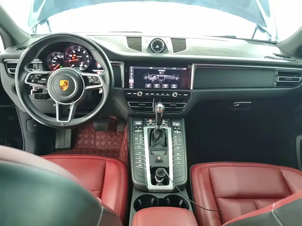 Porsche Macan 2021 — фото 10