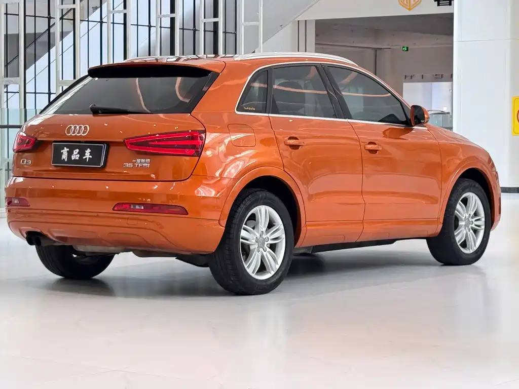Audi Q3 2016 — фото 9