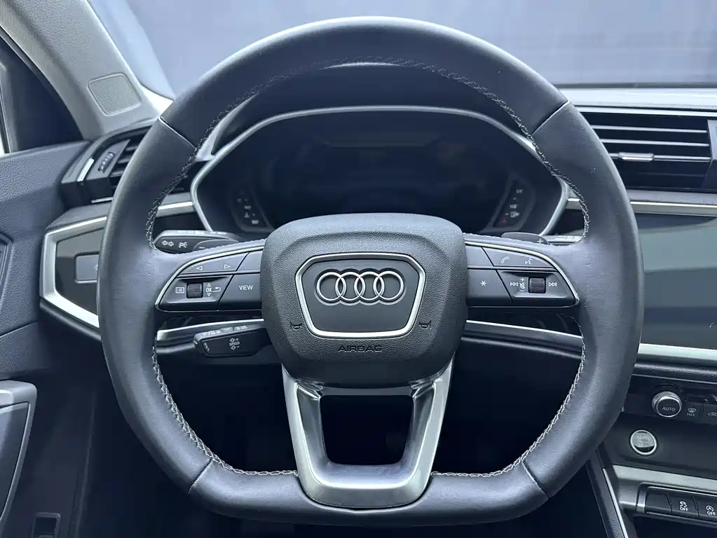 Audi Q3 2022 — фото 12