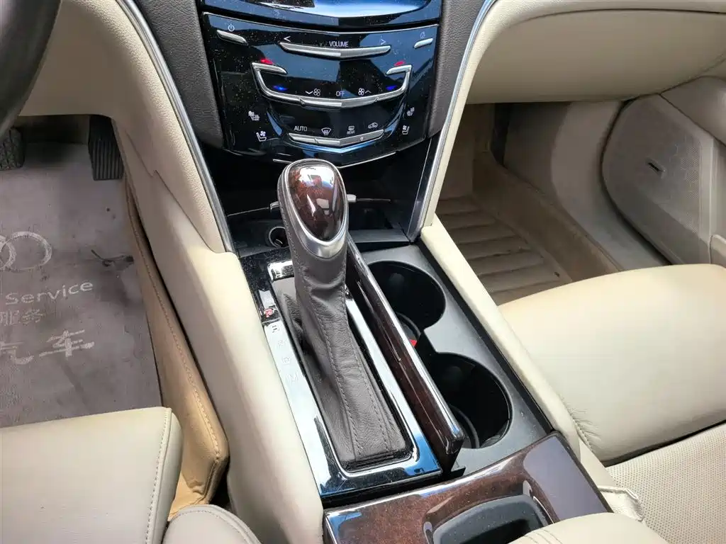 Cadillac XTS 2014 — фото 15