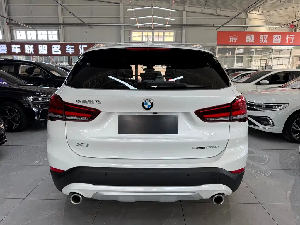 BMW X1 2022 — фото 5