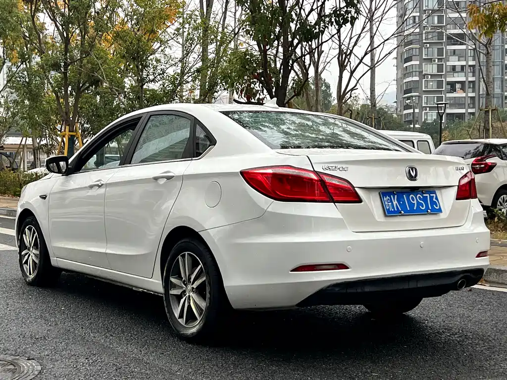 Changan Eado 2018 — фото 7