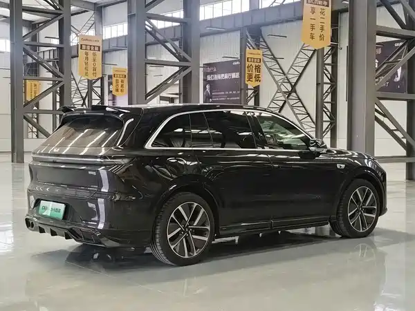 Li Auto L6 2025