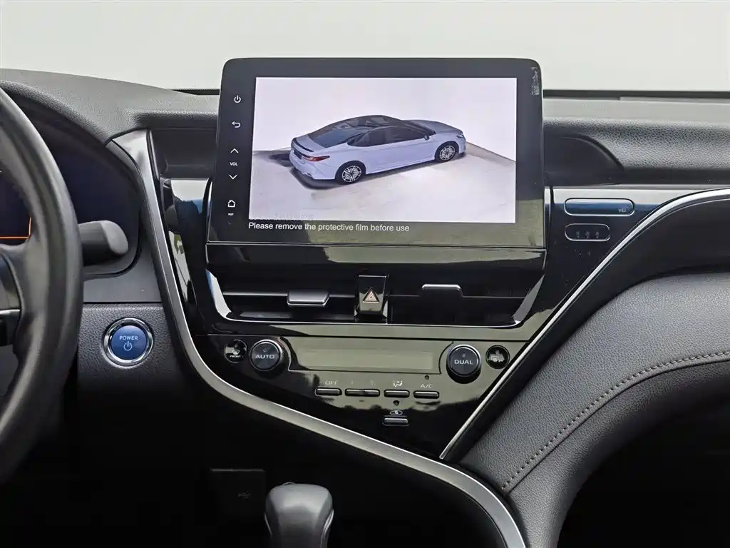 Toyota Camry 2023 — фото 12