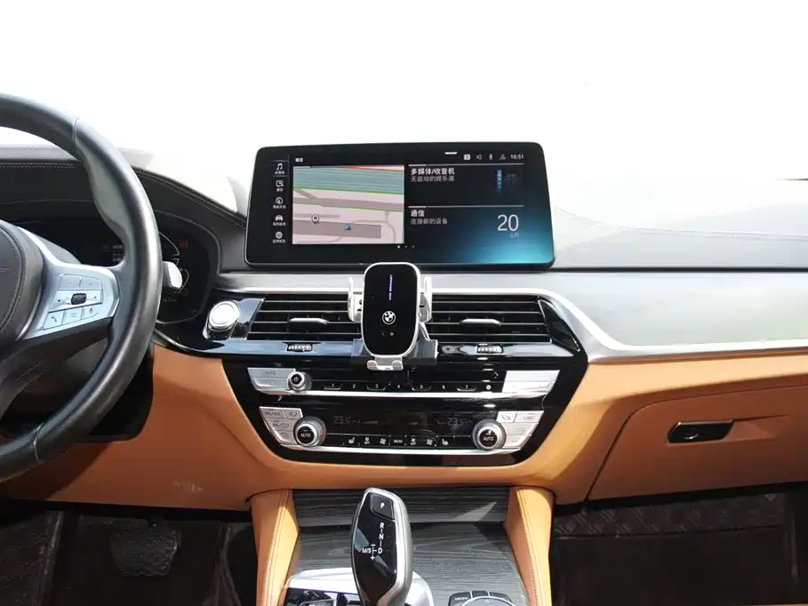BMW 5 Series New Energy 2023 — фото 16