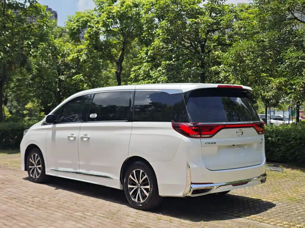 GAC Trumpchi M8 2022 — фото 5