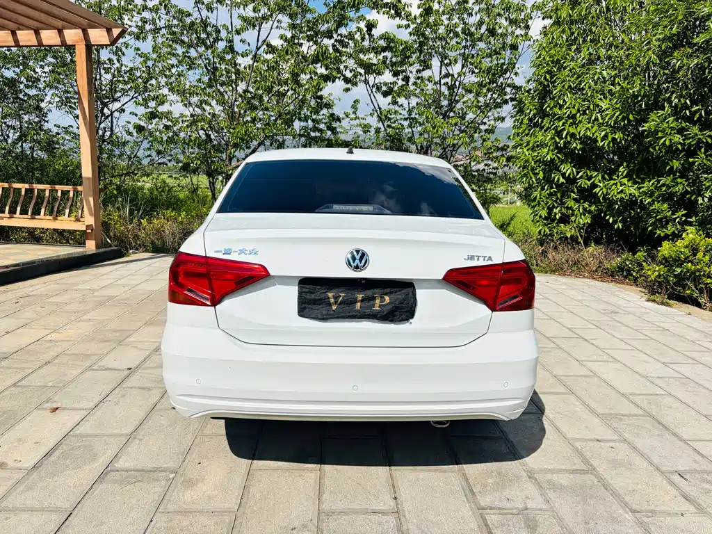 Volkswagen Jetta 2019 — фото 5