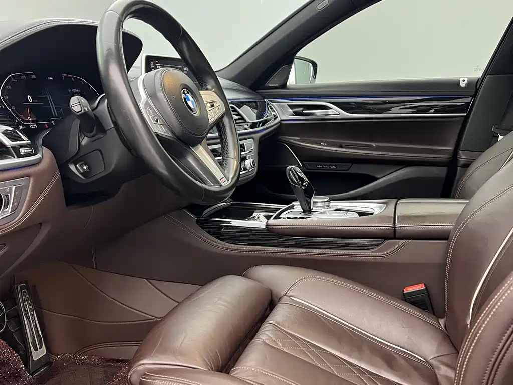 BMW 7 Series 2021 — фото 16