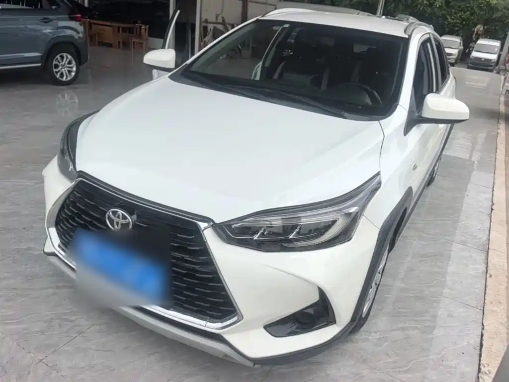 Toyota Yaris L 2020 — фото 1