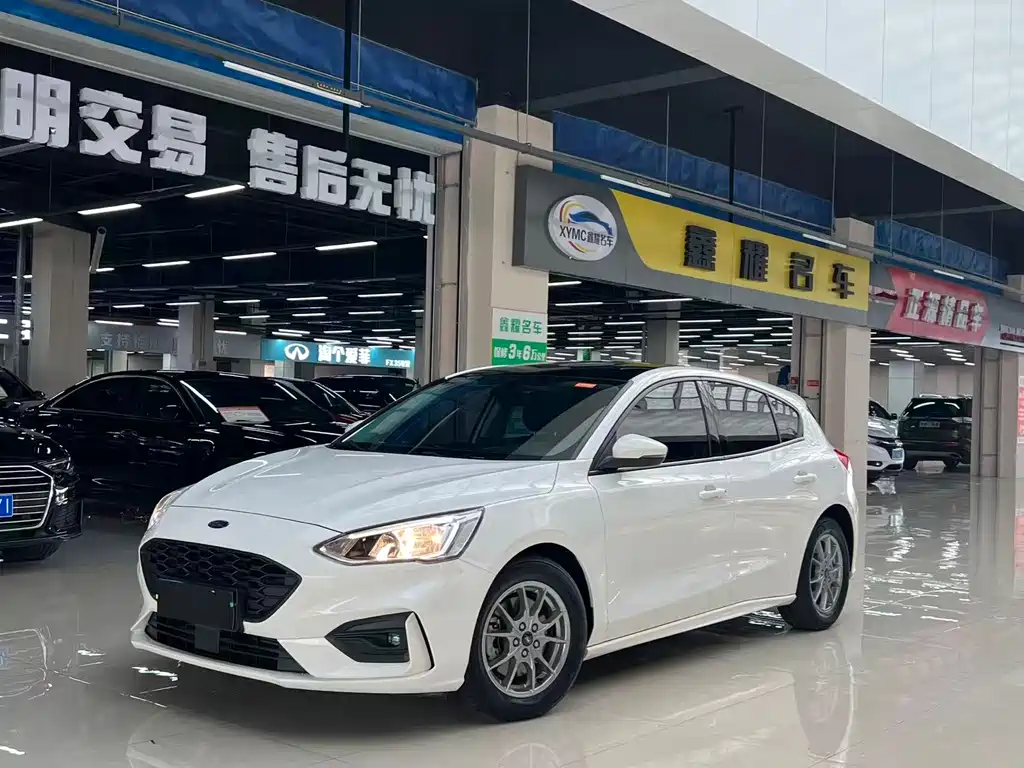 Ford Focus 2020 — фото 1