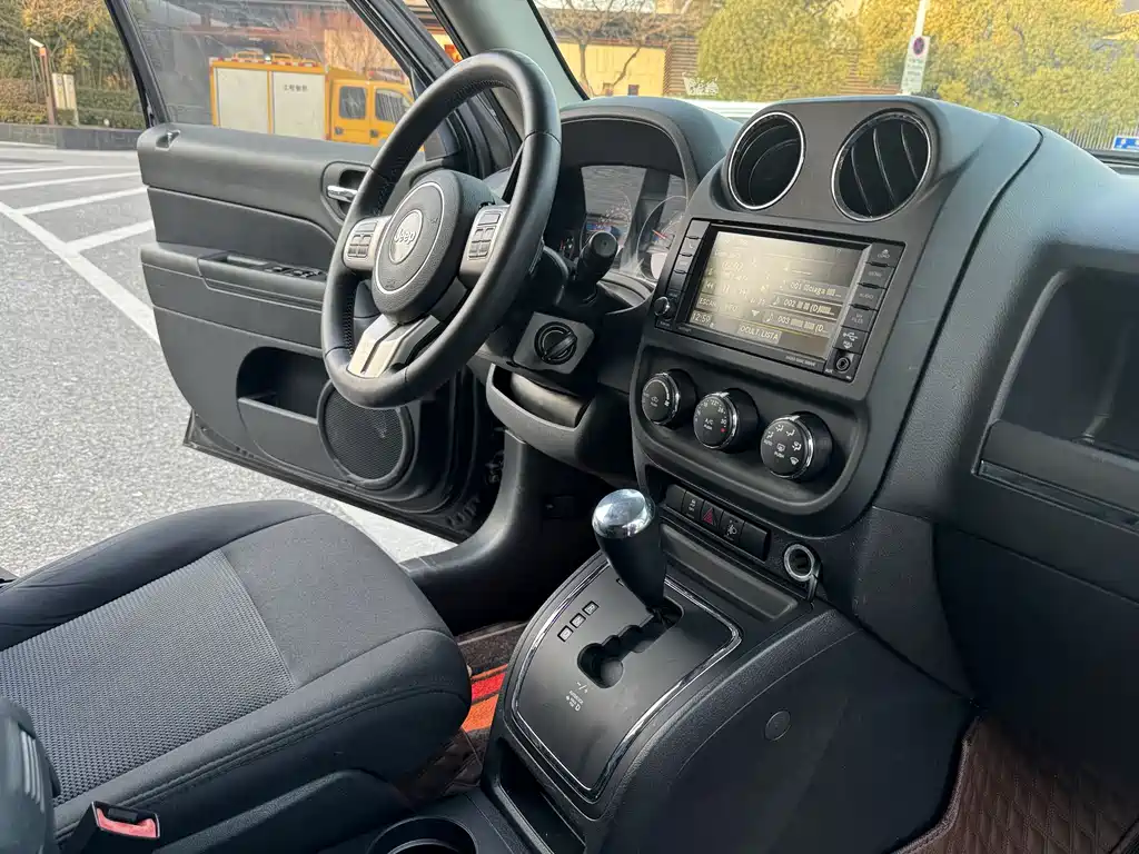 Jeep Patriot 2014 — фото 15