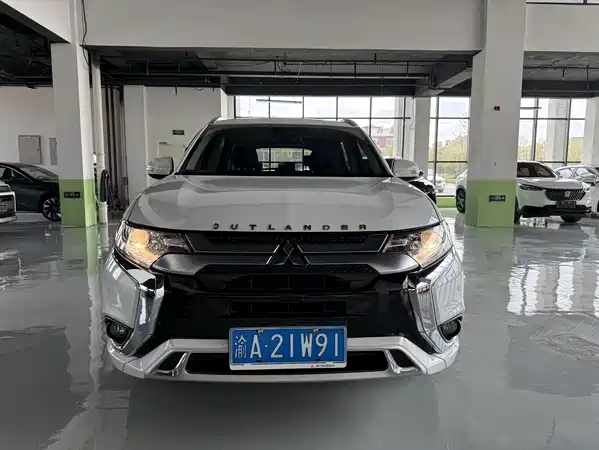 Mitsubishi Outlander 2021