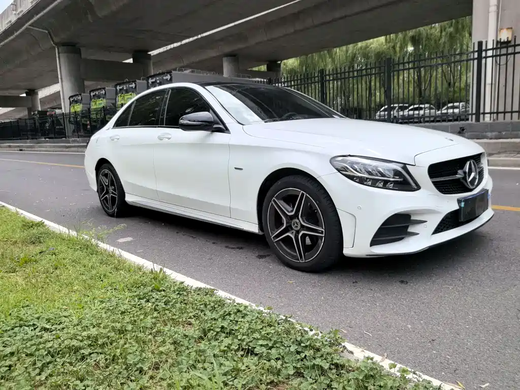 Mercedes-Benz C-Class 2021
