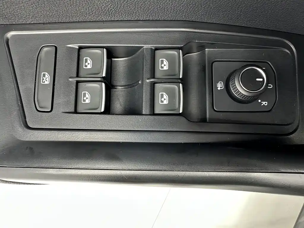Volkswagen T-Roc 2022 — фото 12