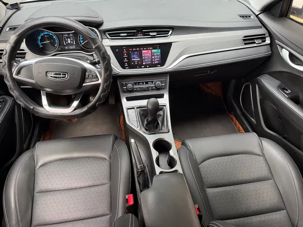 Geely Emgrand 2020 — фото 10