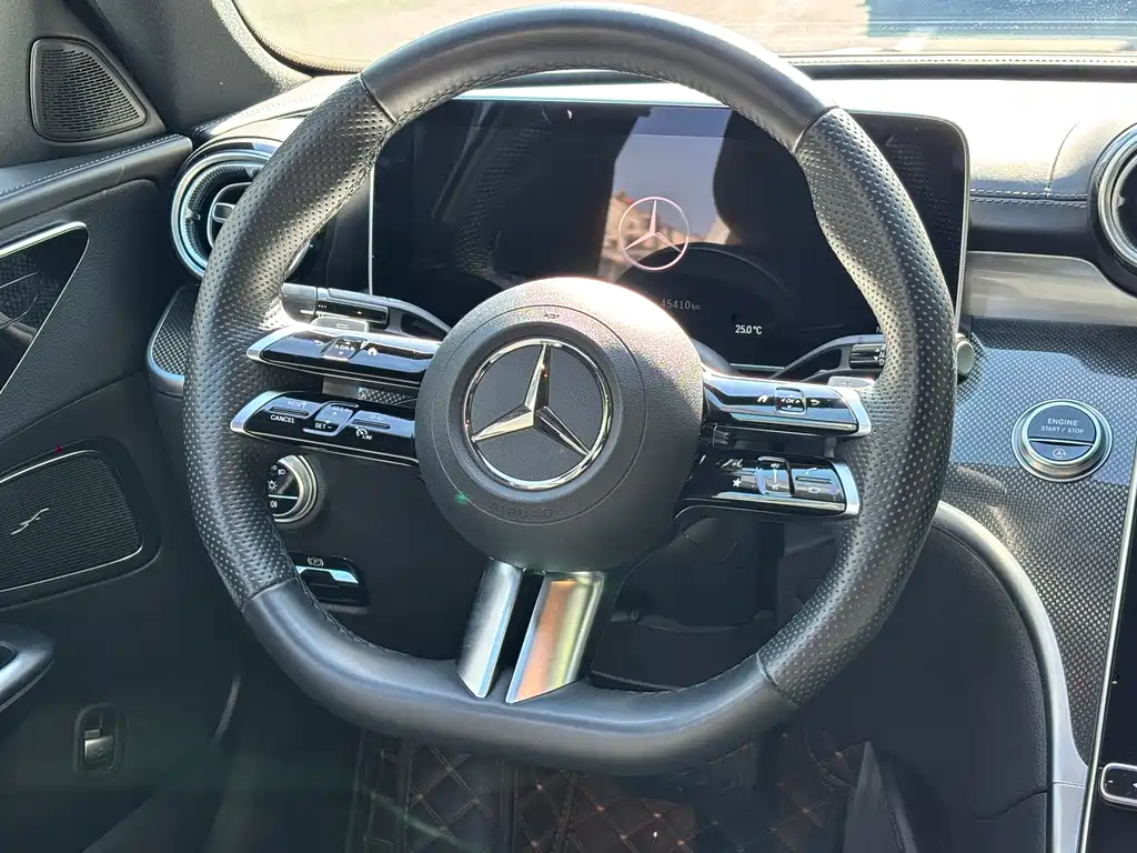 Mercedes-Benz C-Class 2024 — фото 16