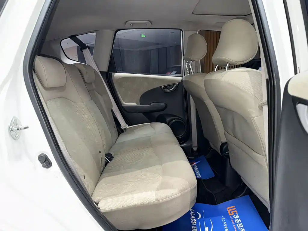 Honda Fit 2013 — фото 23